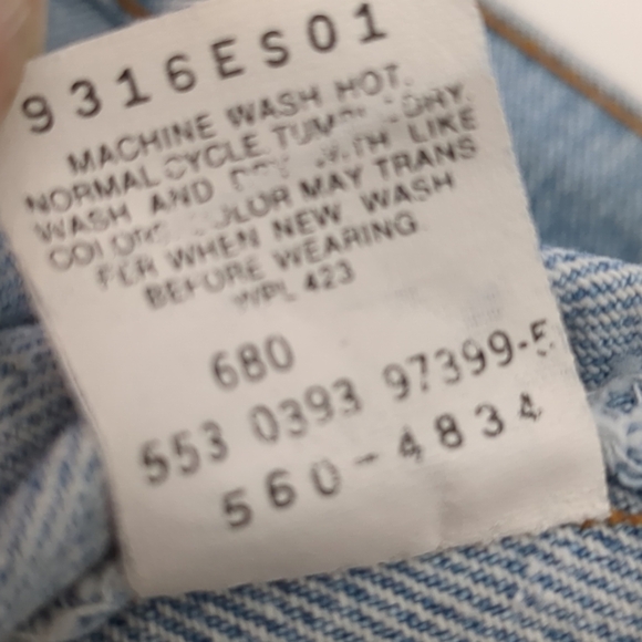 Levi's High-Rise Light Blue Denim Jeans - Picture 8 of 12